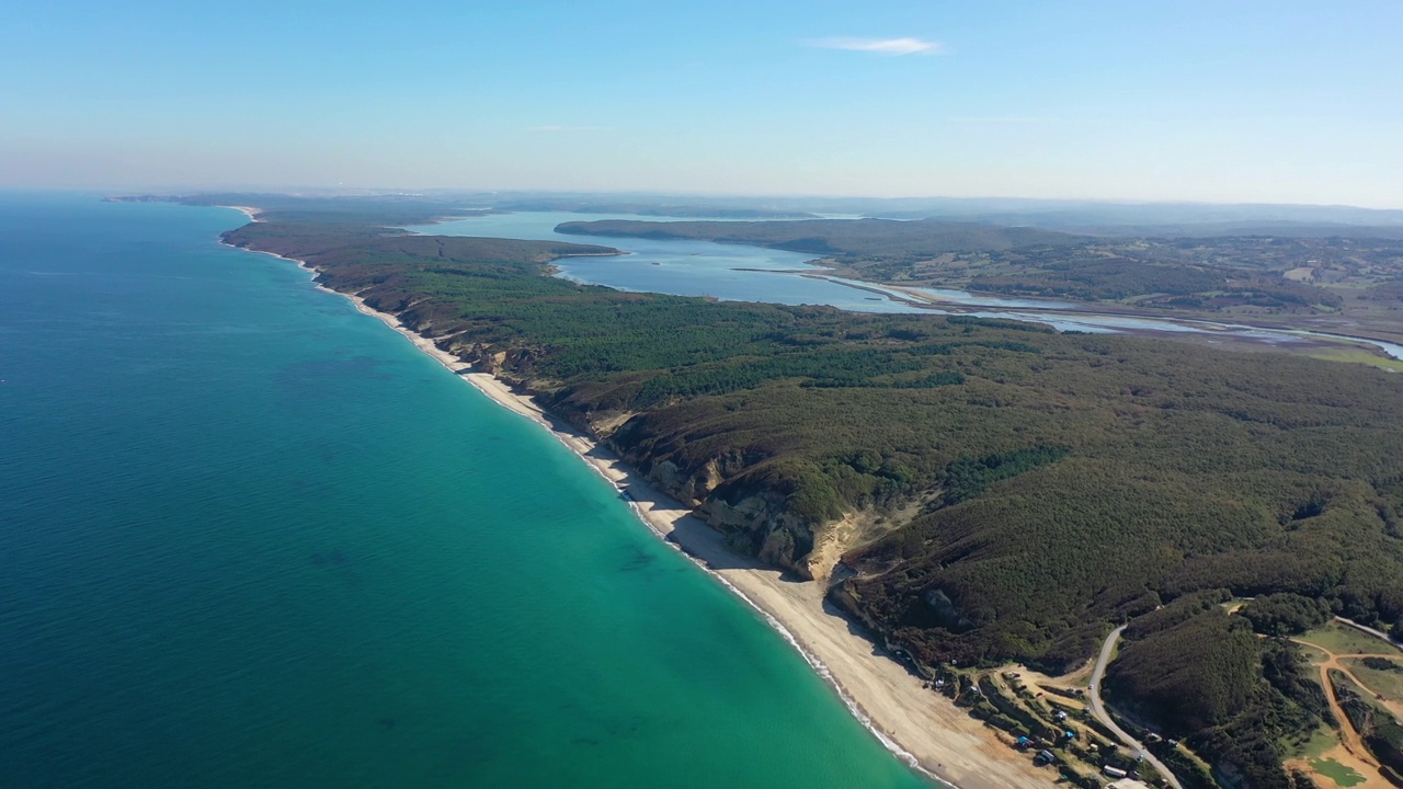 Ormanli Koyu，土耳其Catalca，空中无人机镜头，海岸线，黑海，oe01视频素材