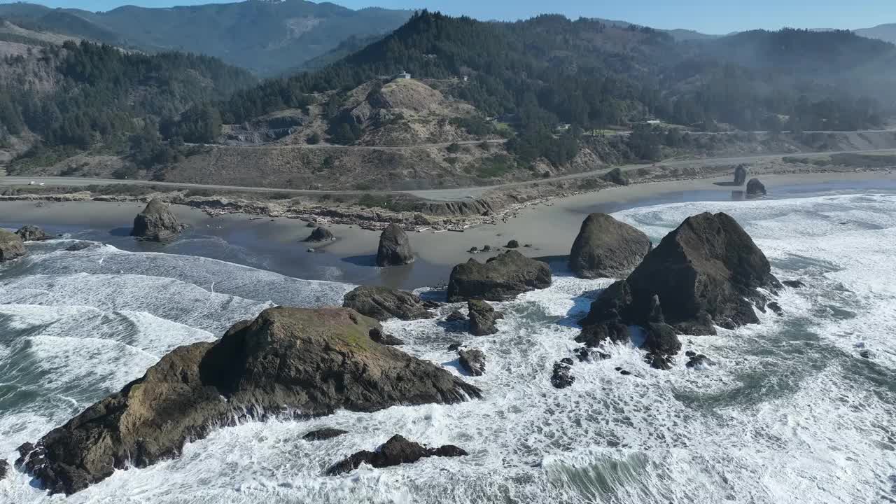 俄勒冈州南部海岸风景鸟瞰图视频素材