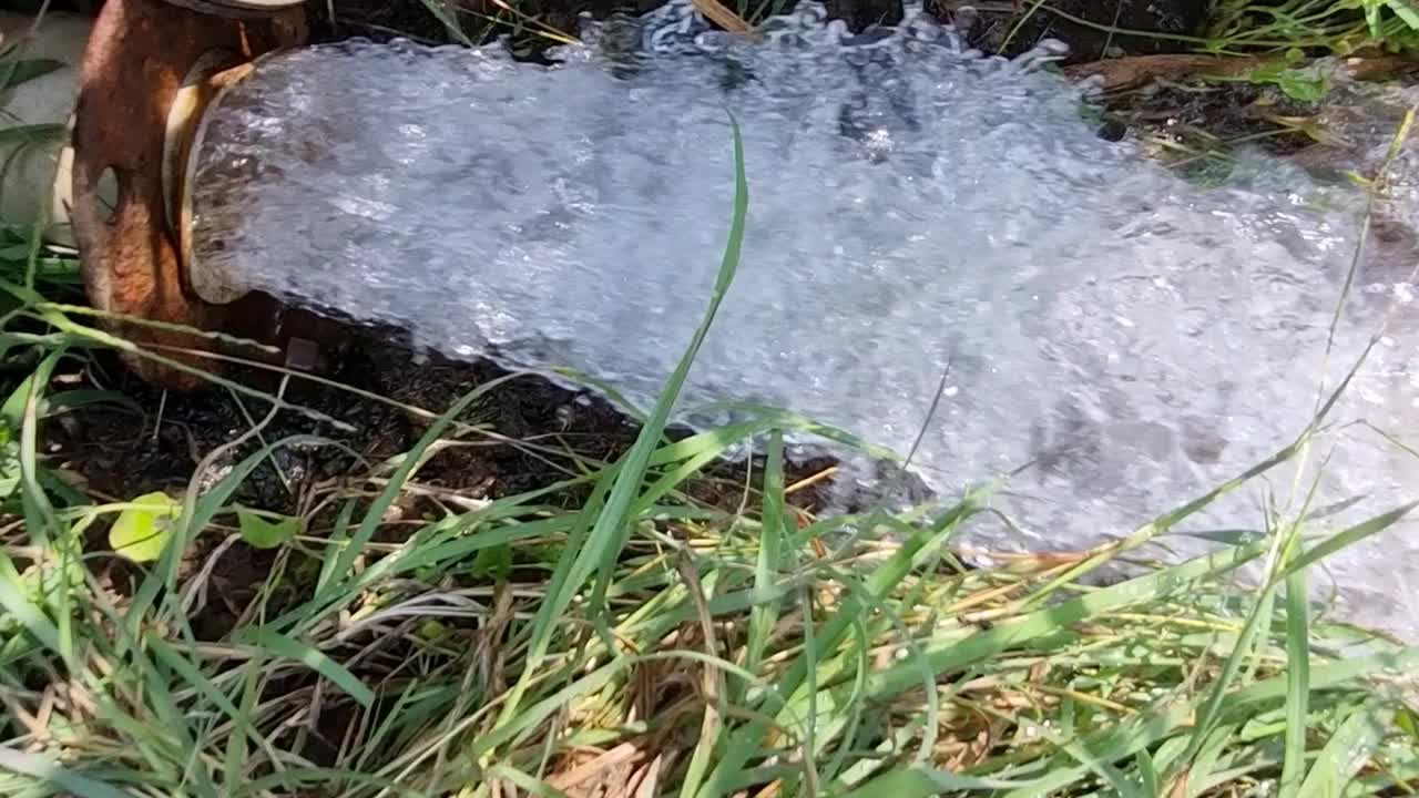 管道流水农田灌溉视频素材