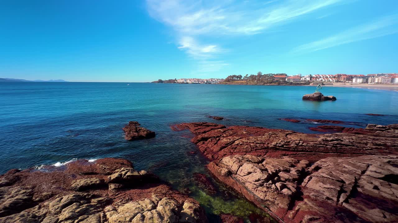 夏季的Sanxenxo全景，西班牙加利西亚著名的旅游目的地。高质量4k镜头视频素材