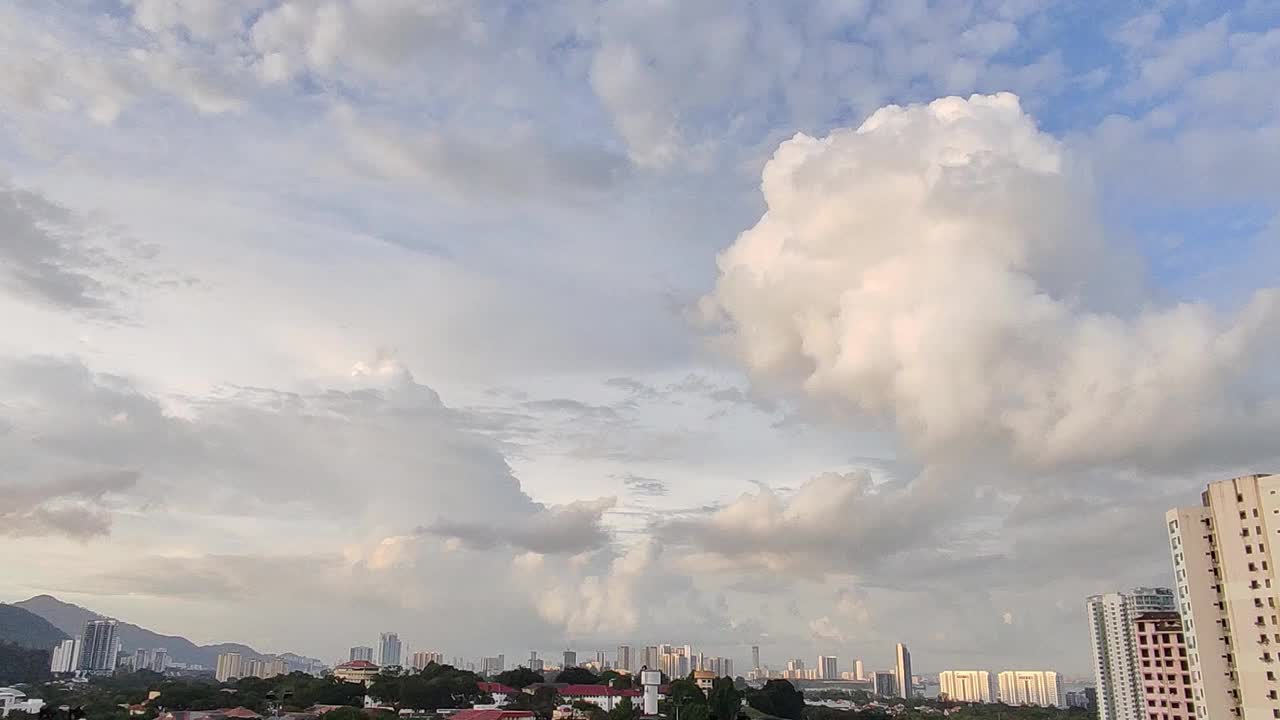 亚细亚城的景色在傍晚时分开始，日落时分开始视频下载