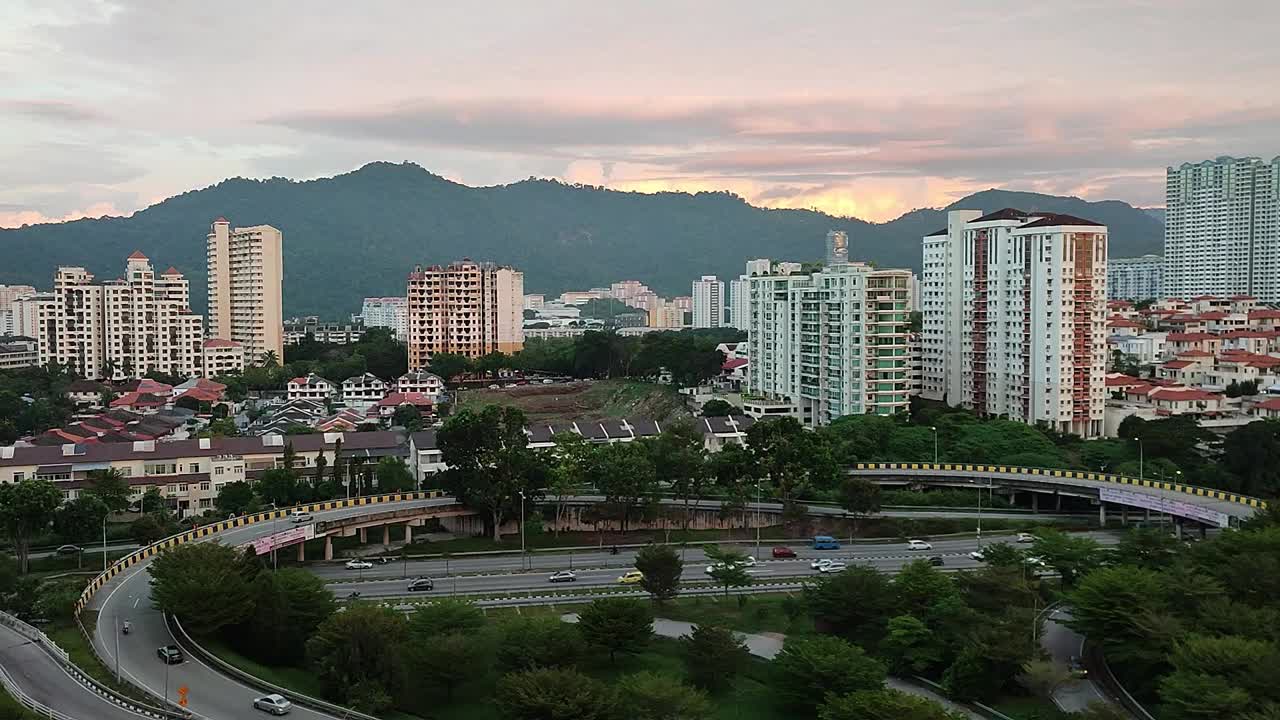 亚洲城市的景色在日落黄昏视频下载