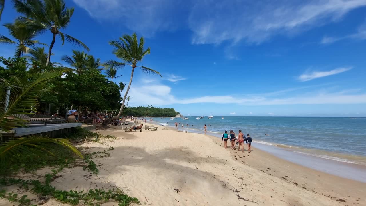 查看镜像海滩，Caraiva, Porto Seguro视频素材