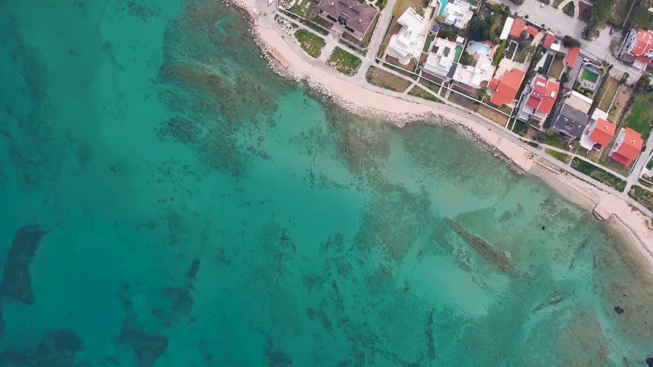 伊利卡海滩无人机视频，爱琴海地区切什梅，土耳其伊兹密尔视频素材