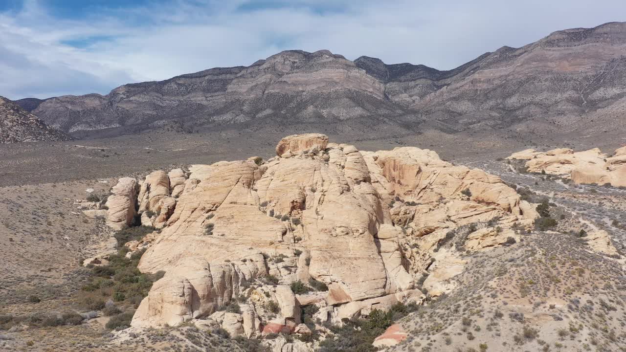 红岩峡谷的干旱景观视频素材