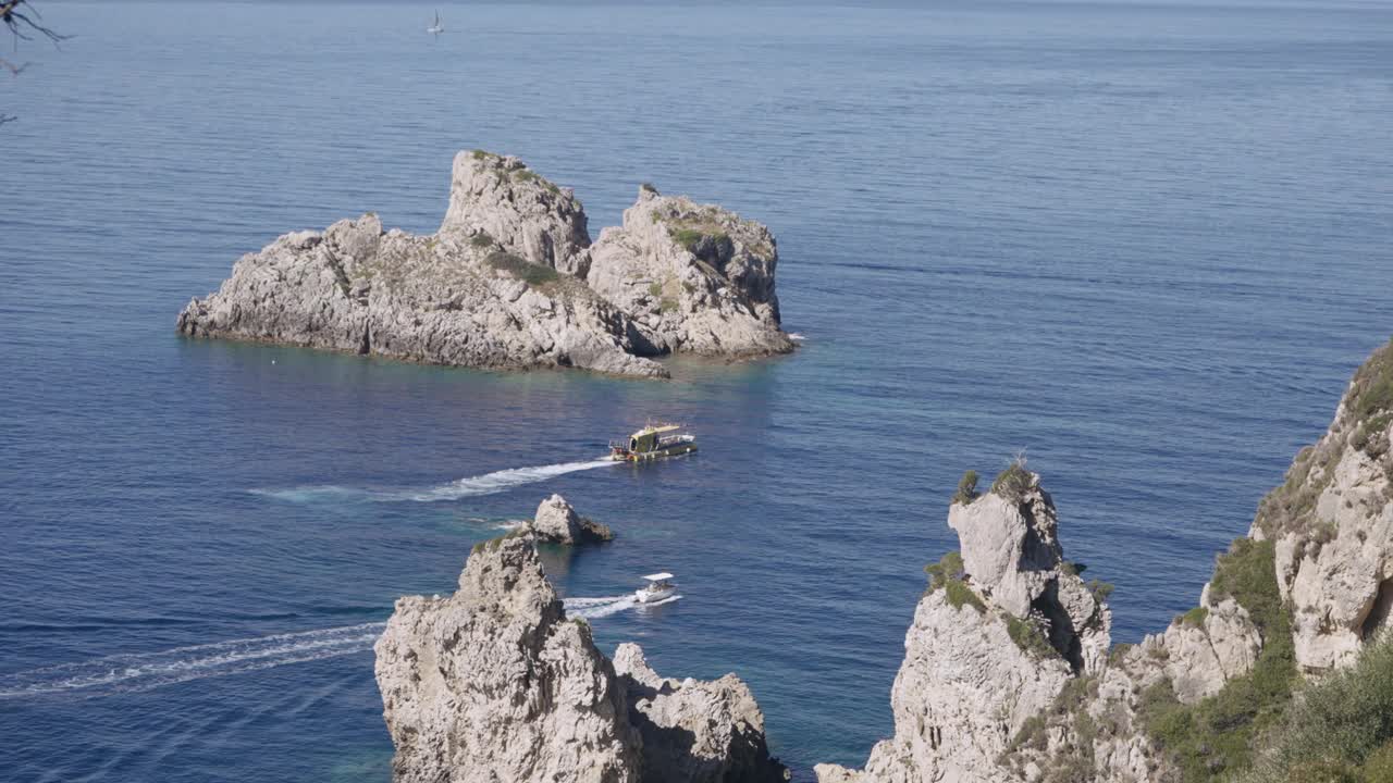 Agios Spiridon海滩与水晶般清澈的水和白色的海滩在美丽的风景-科孚岛的天堂海岸线，爱奥尼亚群岛，希腊。视频素材