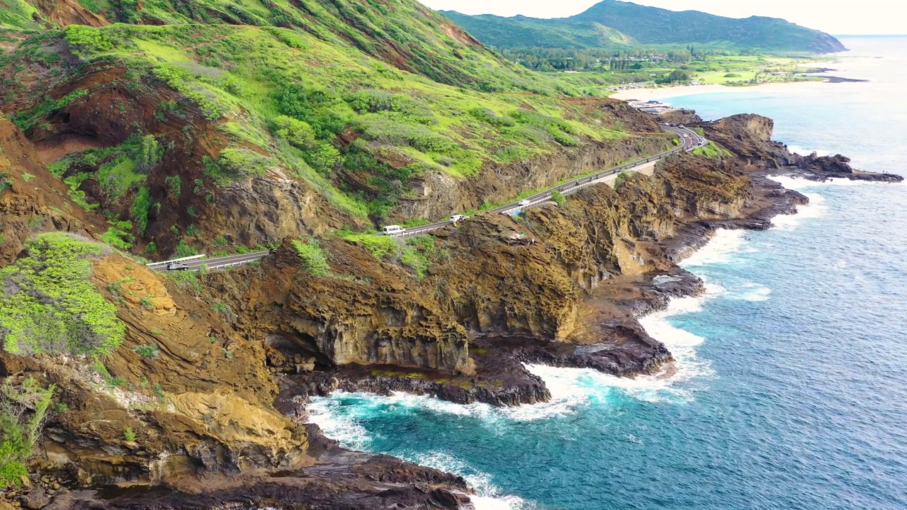 美国夏威夷瓦胡岛东南海岸的鸟瞰图。视频素材