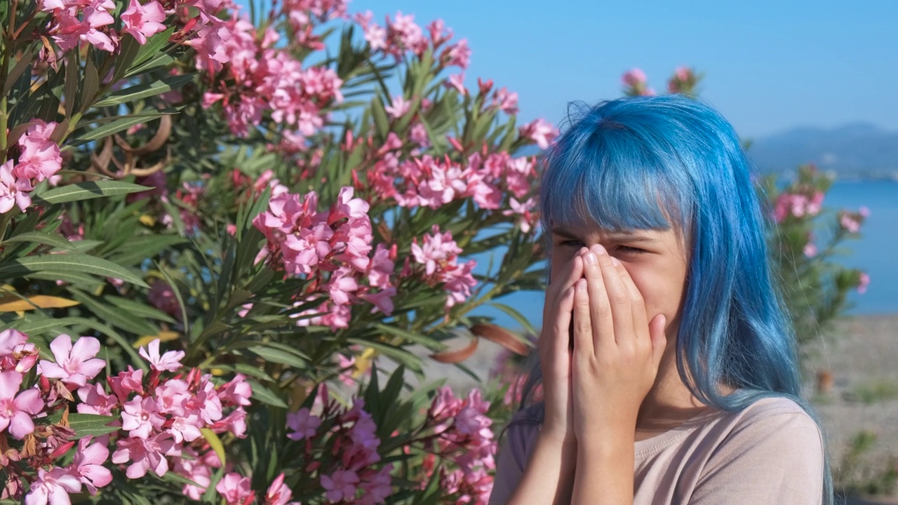 对花粉过敏。视频素材