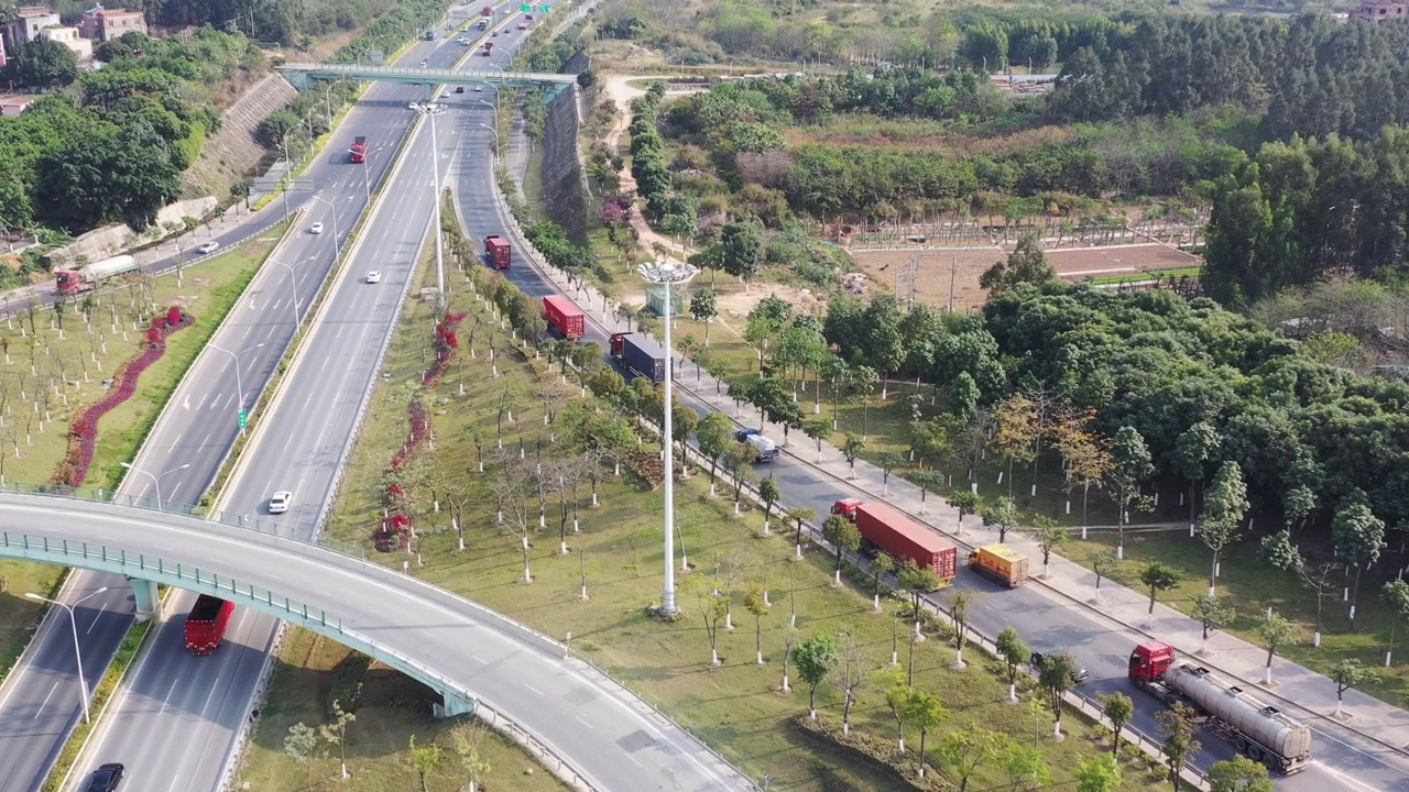 道路上的卡车视频素材