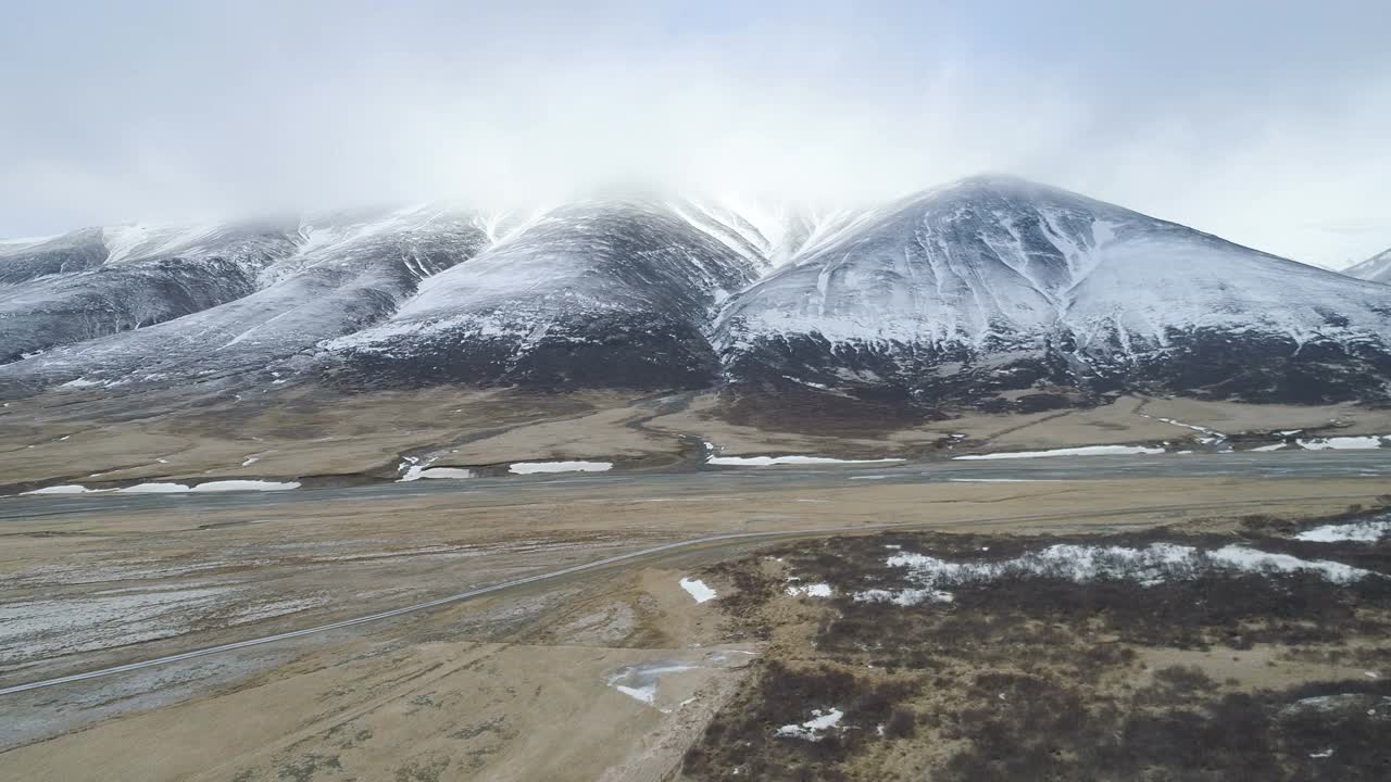 冰岛厄普斯塔迪尔附近的山谷和山脉视频素材