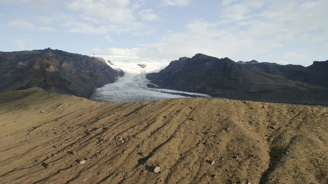 冰岛奥拉法火山的Hvannadalshnukur峰视频素材