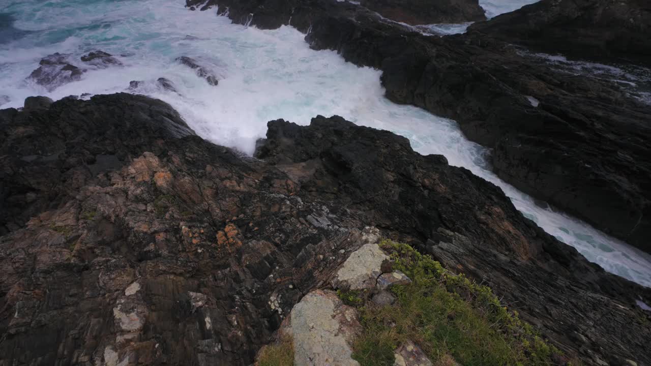 大西洋上的巨浪和强风景观视频素材