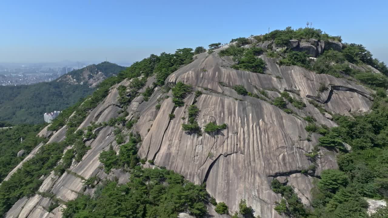 韩国首尔钟路区仁王山附近的风景视频素材