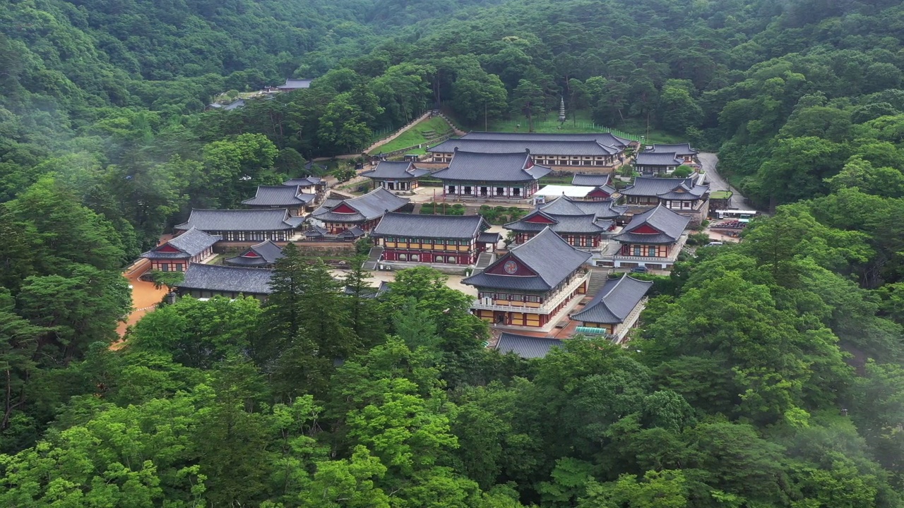 山间的海印寺/韩国庆尚南道河川郡视频素材