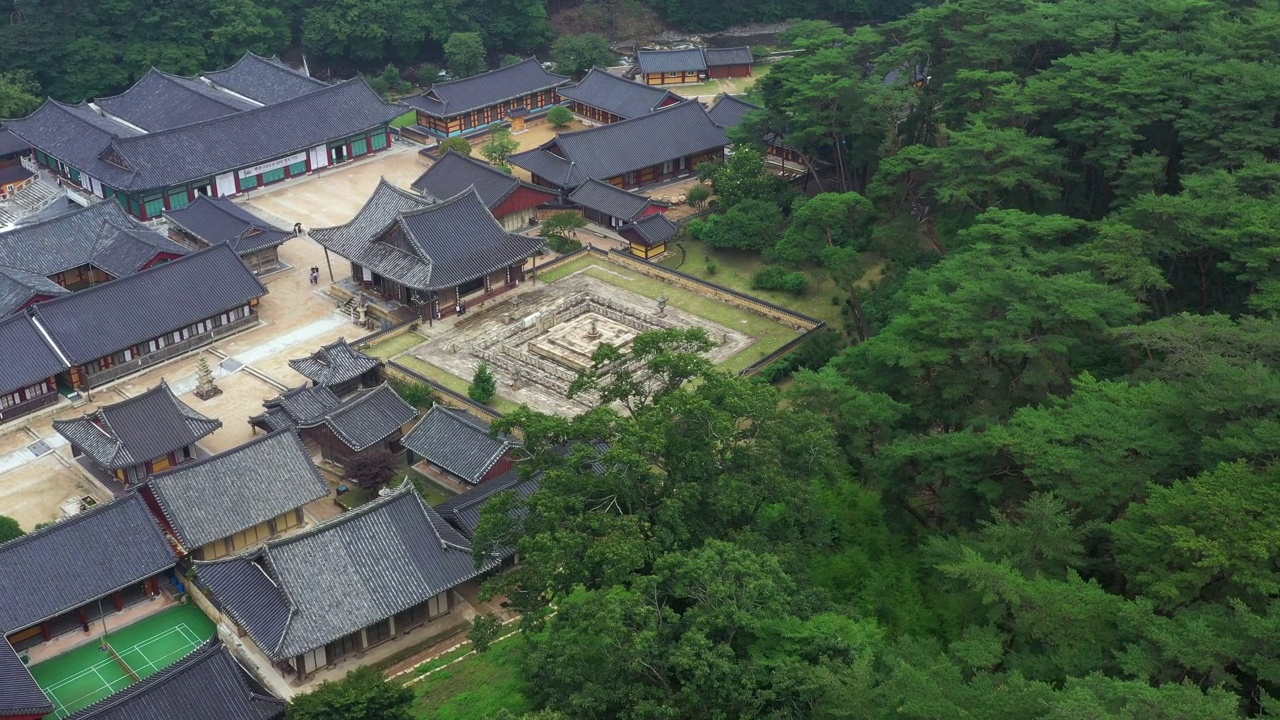 带平台的百潭寺遗址/韩国江原道麟蹄郡视频素材