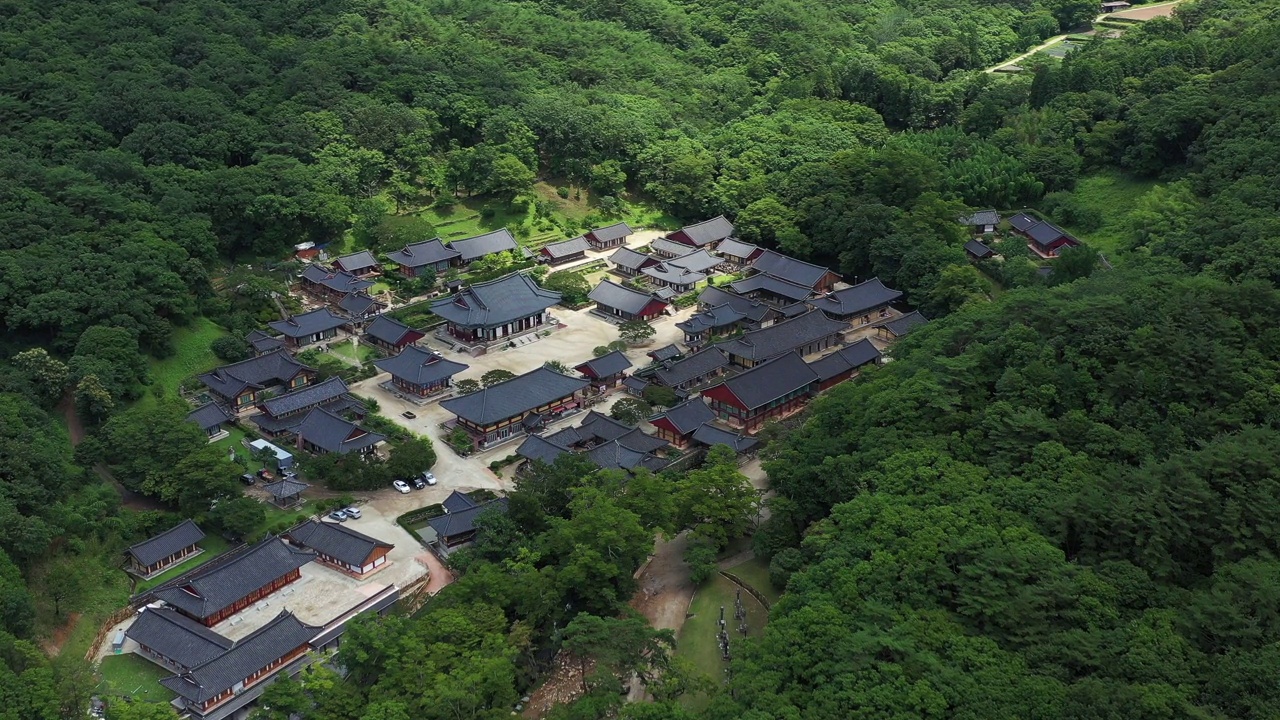 山中的松光寺/顺天市，全南道，韩国视频素材