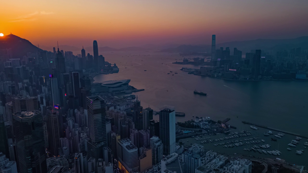 日落时香港市区天际线的空中超差视频素材