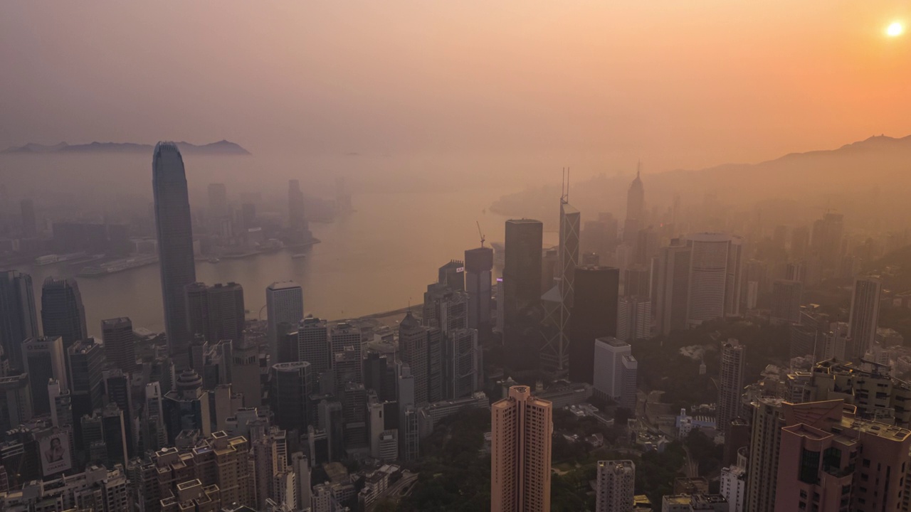 日出时分的香港城市天际线视频素材