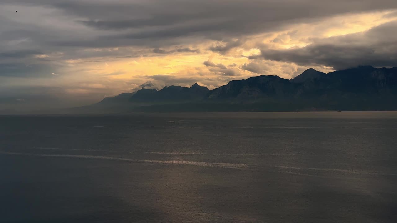 日落时美丽的海景视频素材