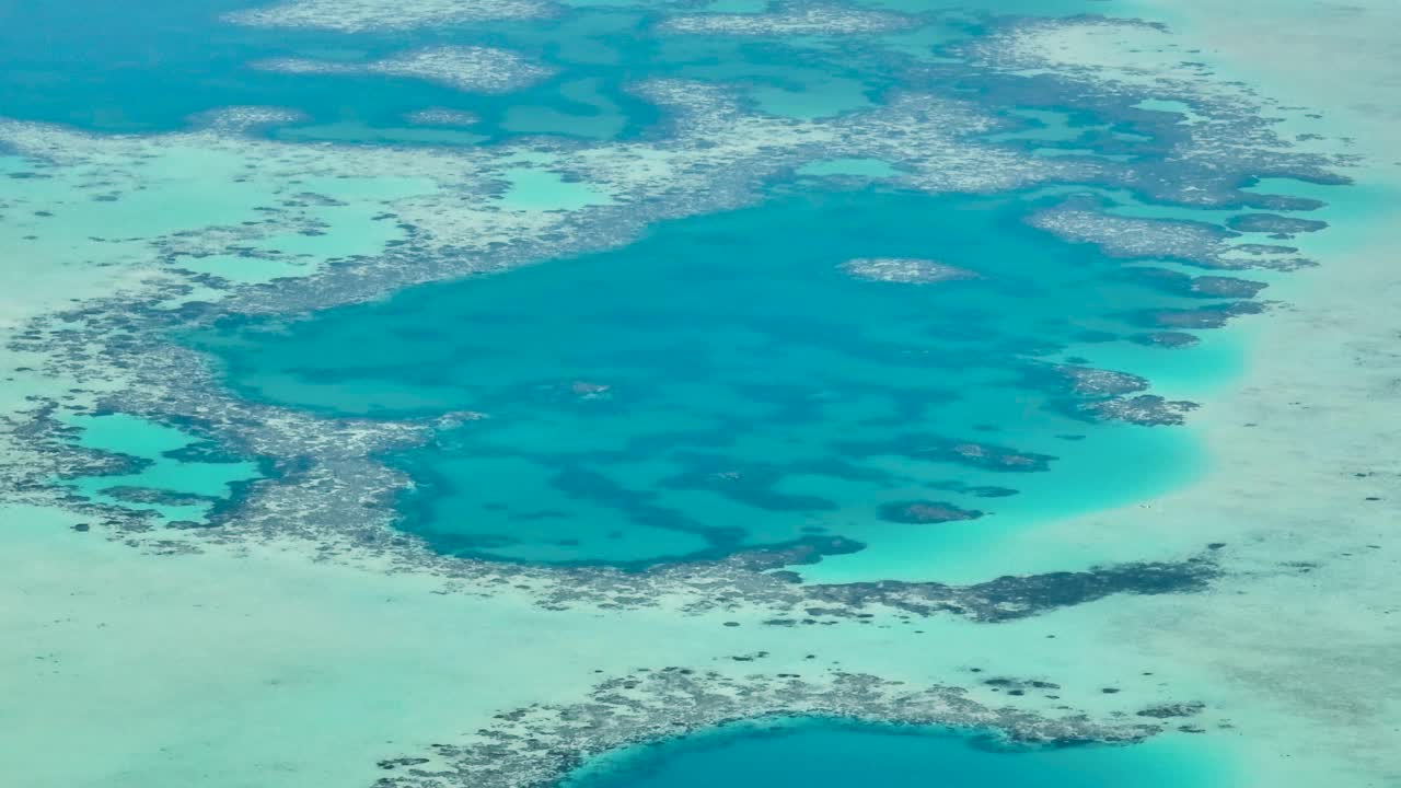 绿松石色海水的热带海洋。视频素材