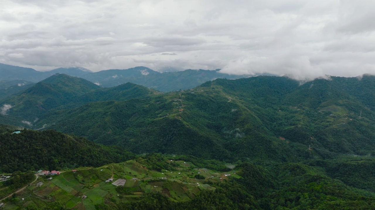 农业用地和山地。马来西亚婆罗洲,。视频素材