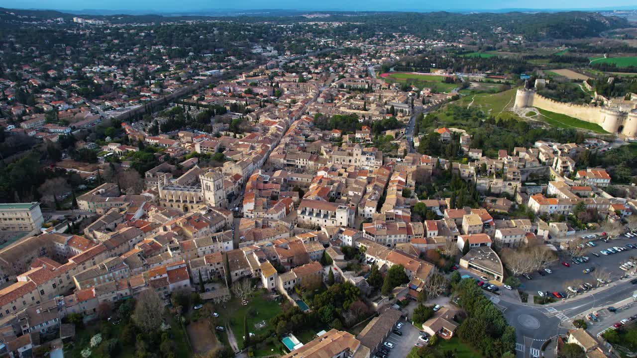 Aerial view of the city Villeneuve-lès-Avignon in France视频素材