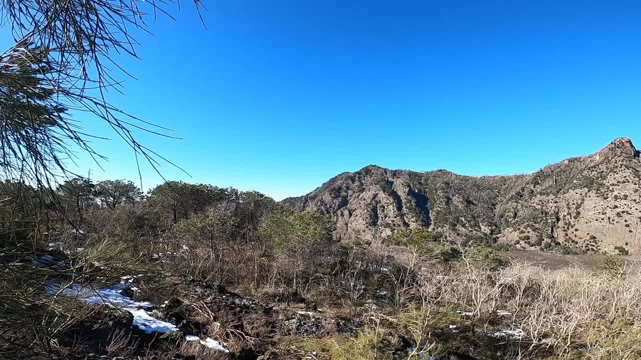 火山山脉视频下载