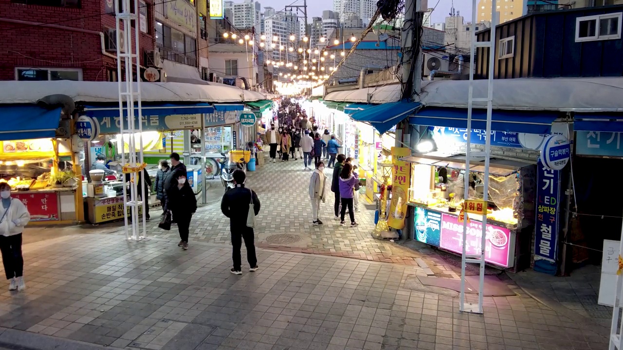 灯光节日的时间流逝在海云台，釜山，韩国，亚洲视频下载