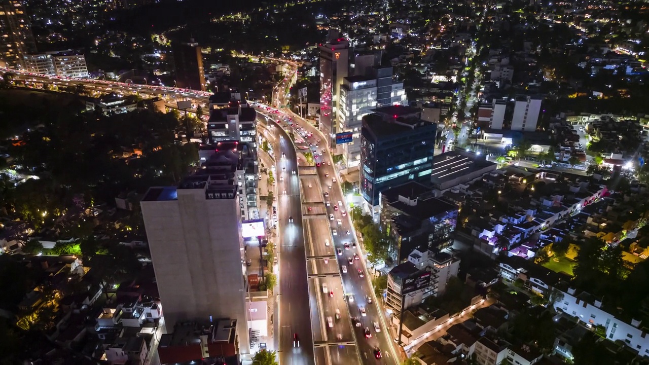 墨西哥城高架公路沿线的超差天际线视频素材