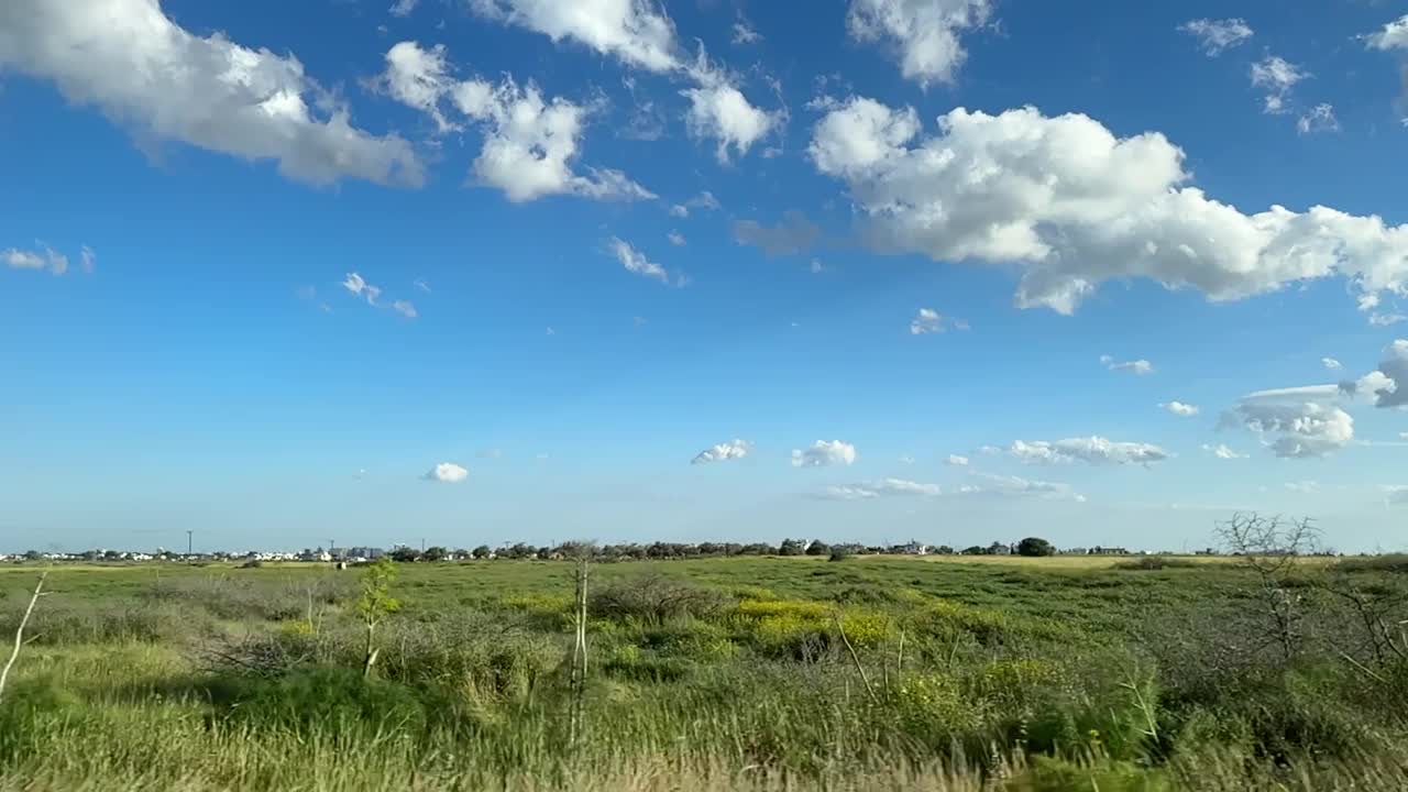 在塞浦路斯开车的汽车视角镜头视频素材