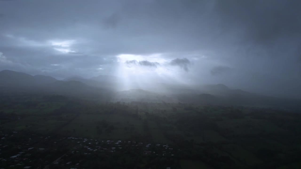 阴天的夕阳视频素材