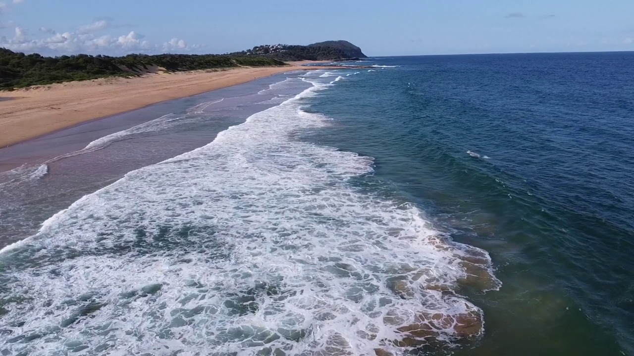 朝北的Wamberal海滩视频素材