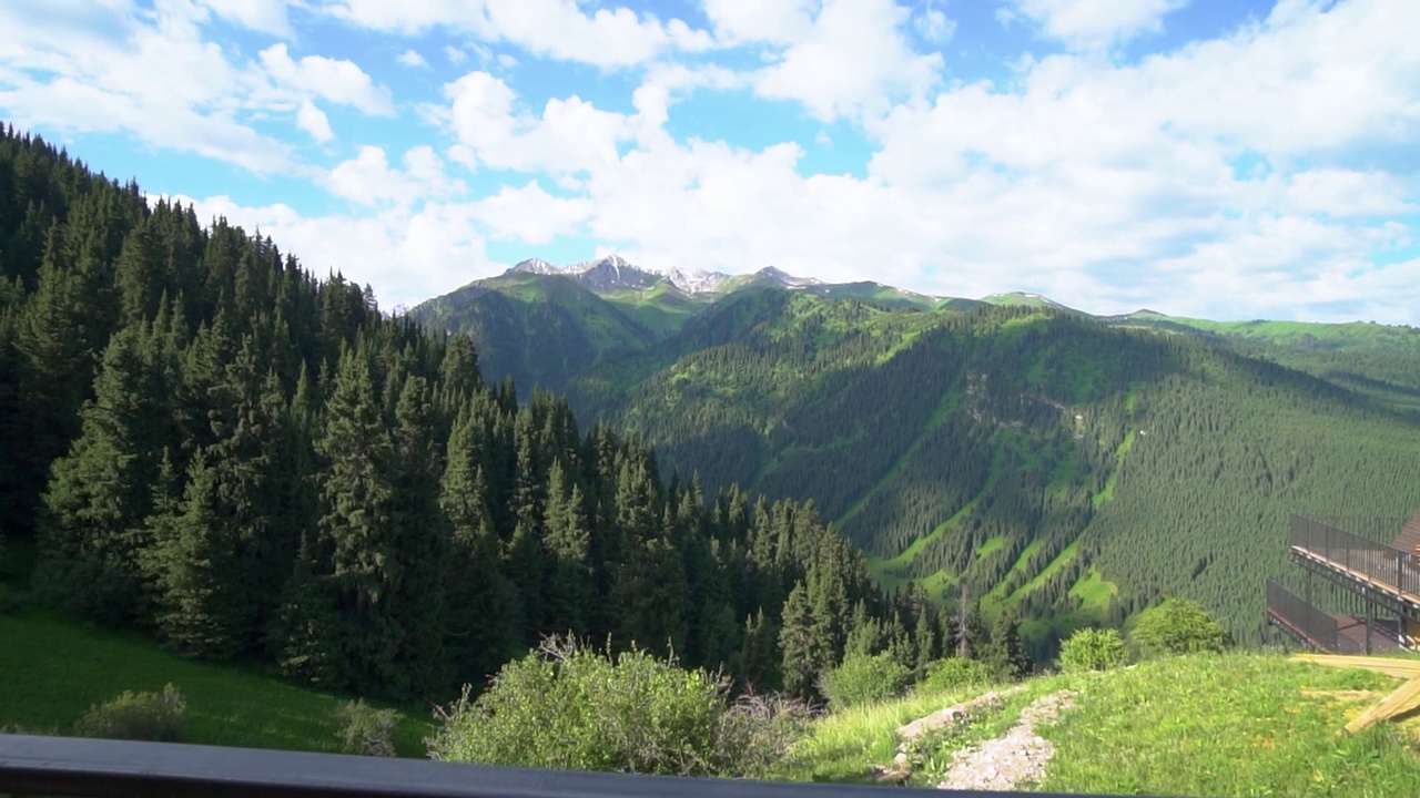 山间度假胜地的小木屋视频素材