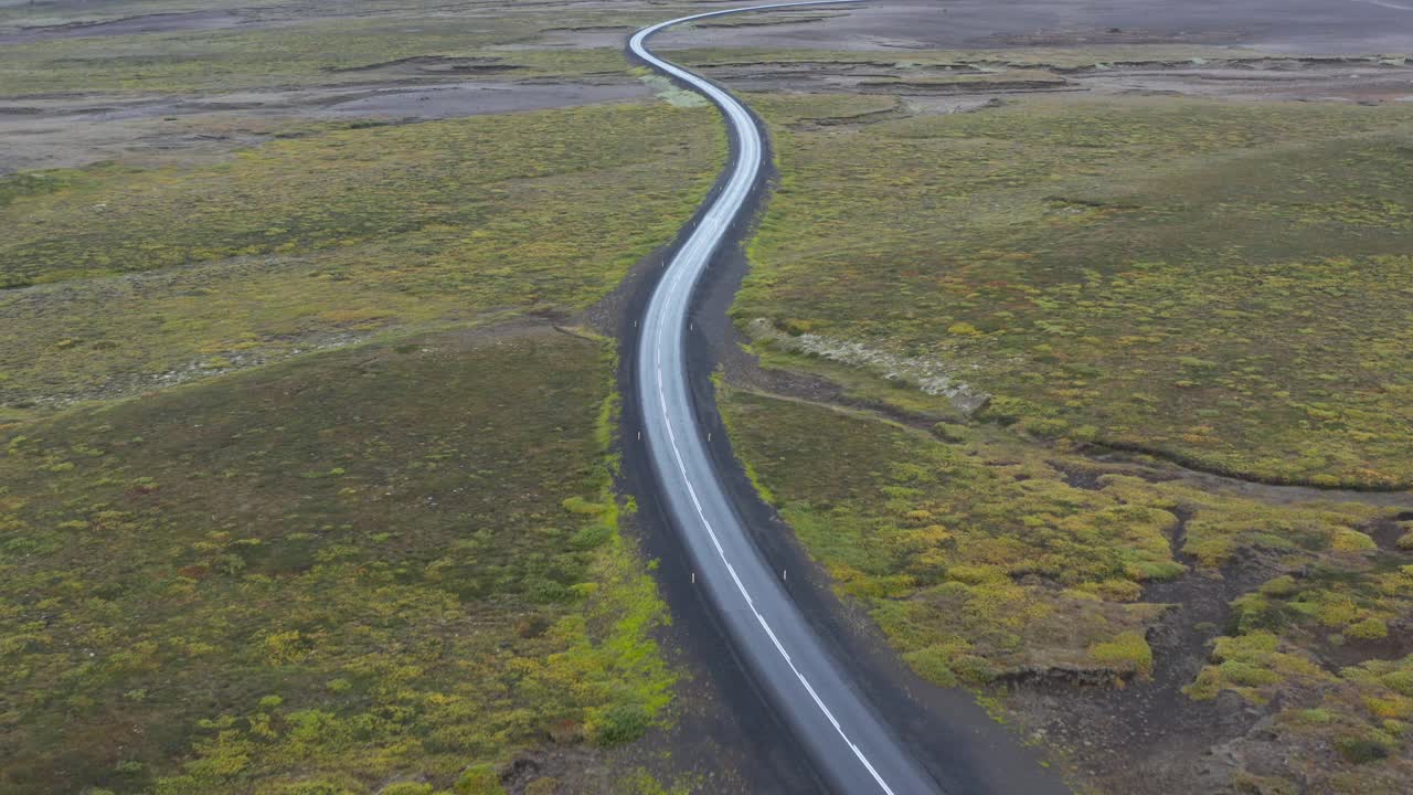 冰岛东北部地区通往Dettifoss瀑布的道路视频素材