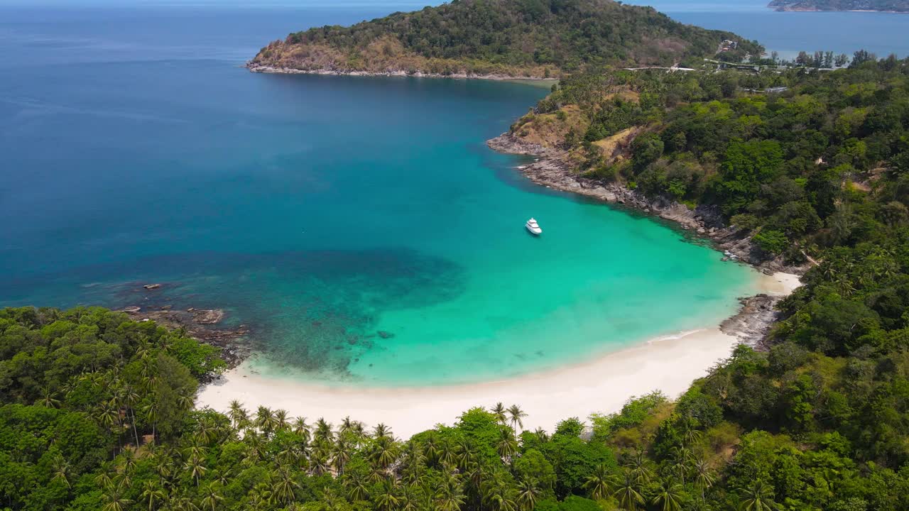 美丽的鸟瞰视频海景海洋岛屿海滩视频素材