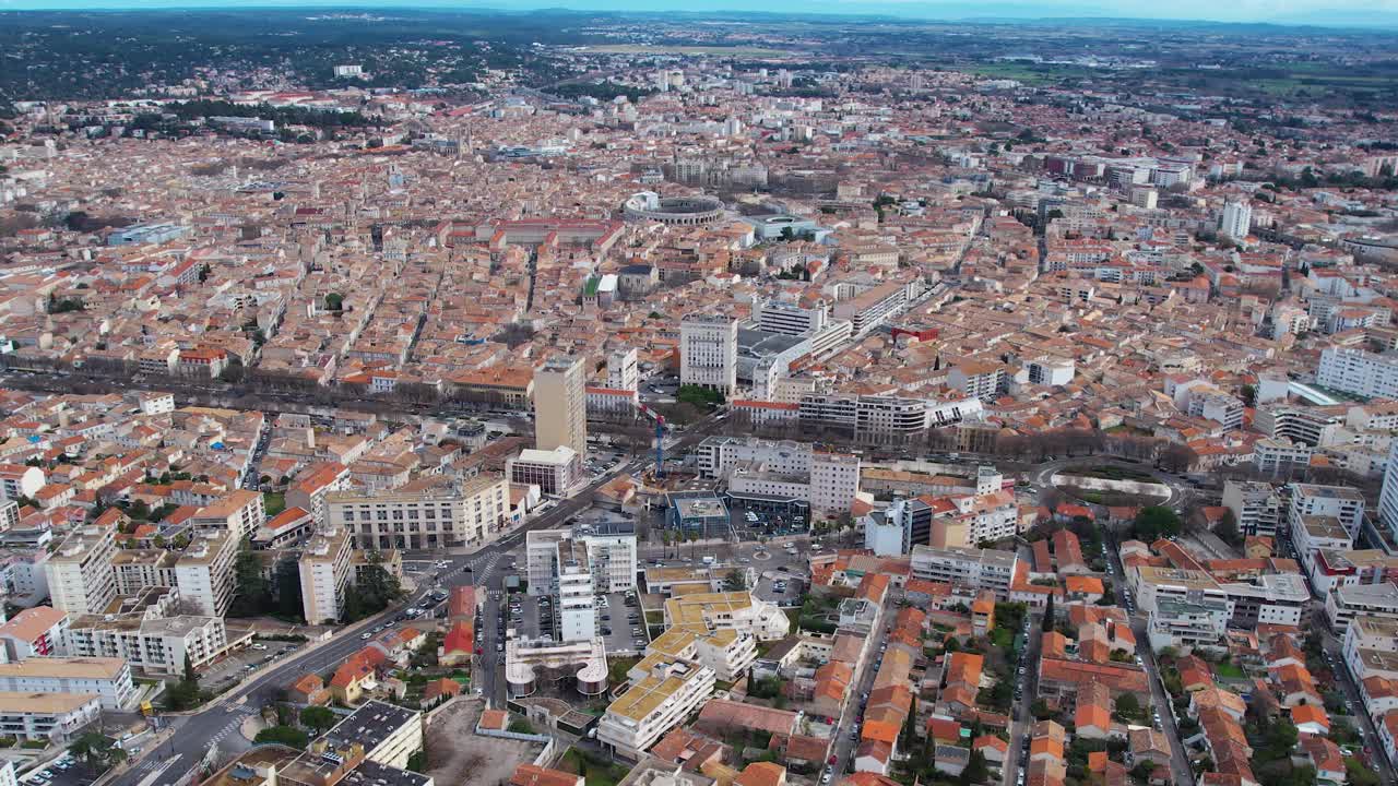 Aerial of the old town of the city Nîmes in France视频素材