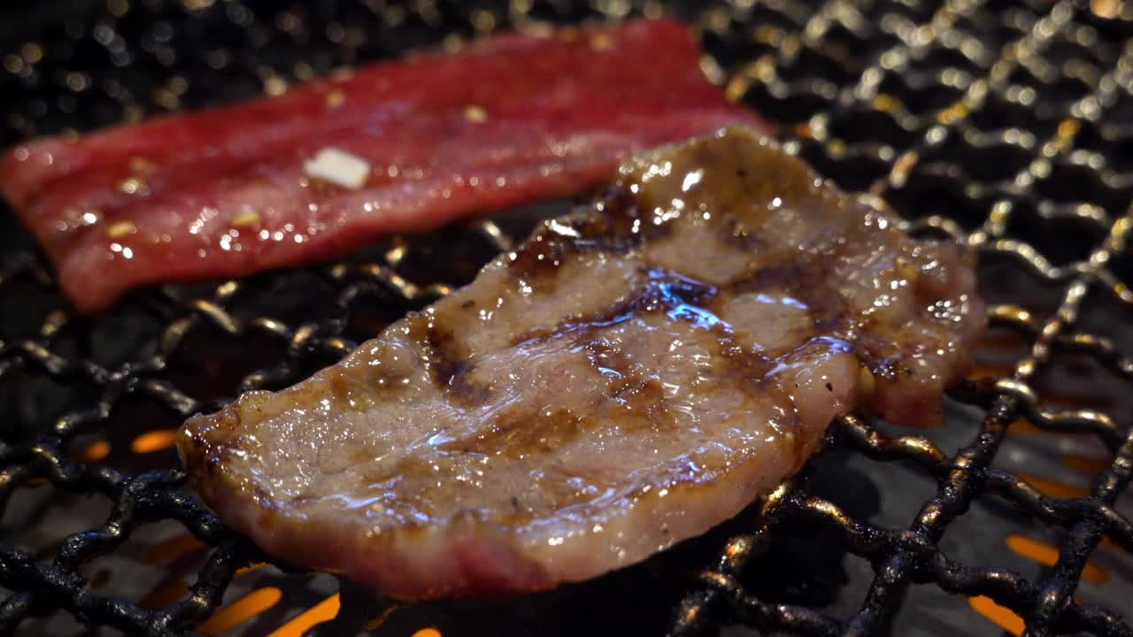 日本料理“烧肉”视频素材