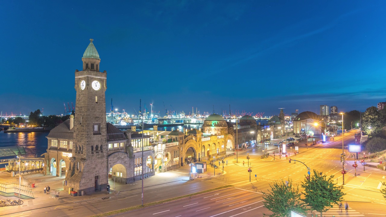 Hamburg Germany time lapse 4K, city skyline night timelapse at St. Pauli Landing Bridges (LandungsbrÃ¼cken) pier and Hamburg harbour视频素材