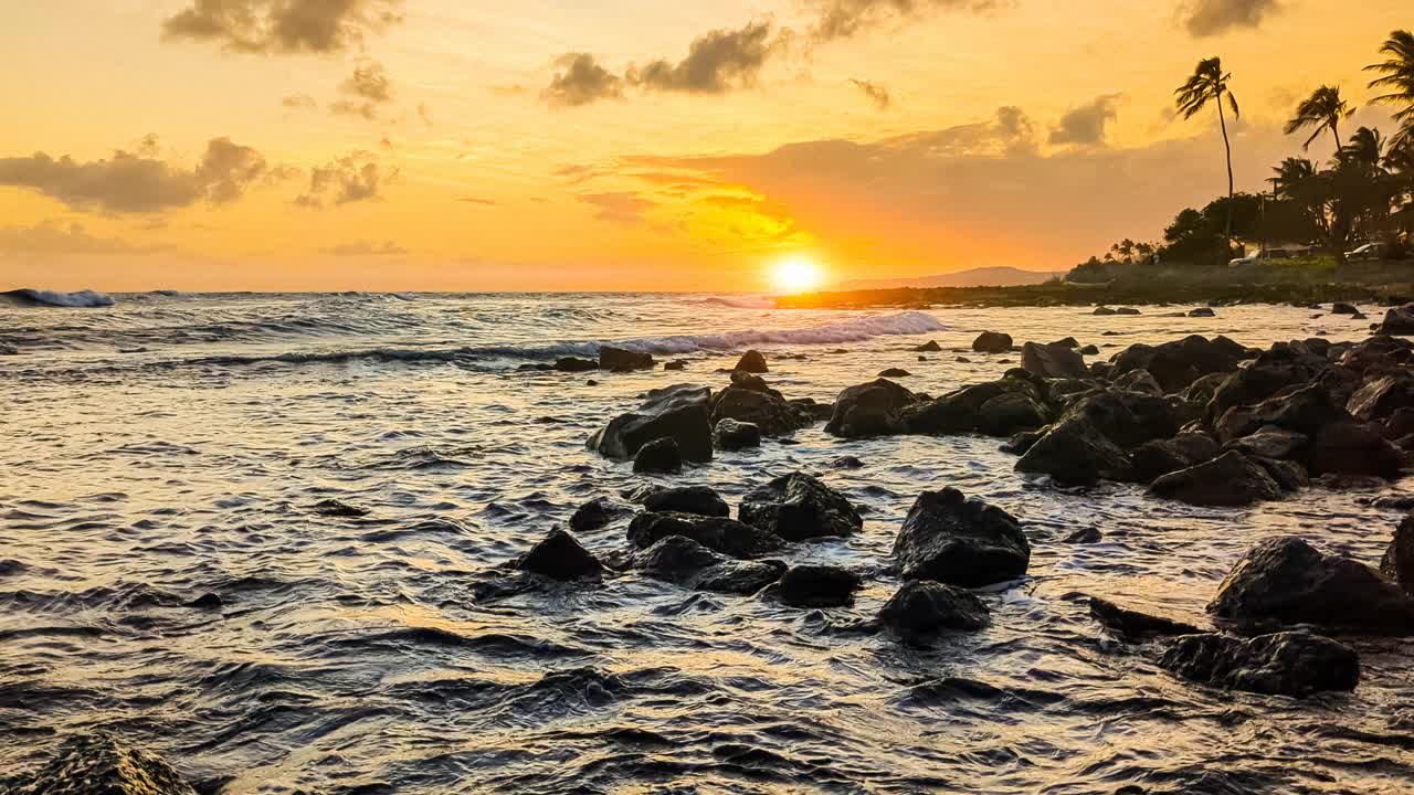 日落时的夏威夷海浪视频下载