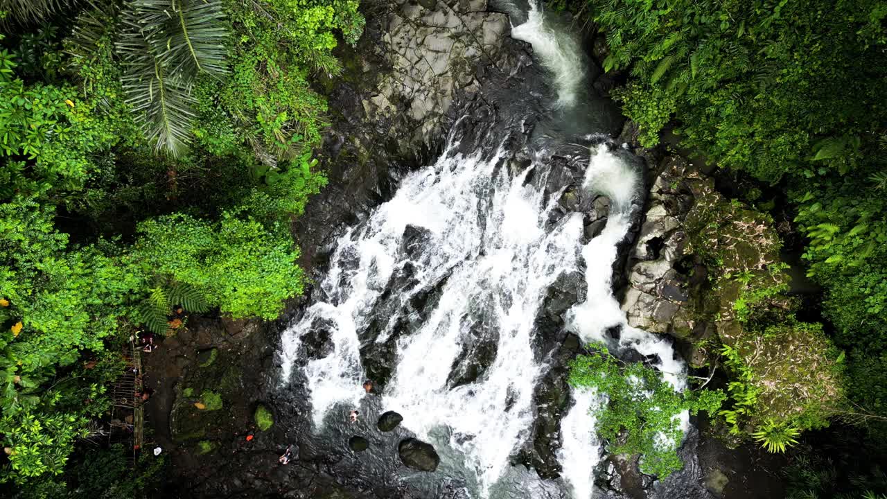 巴厘岛巴厘岛瀑布。视频素材