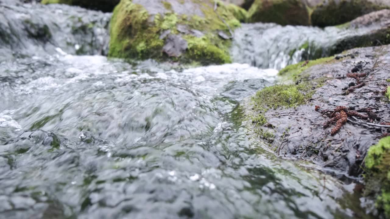 山间溪流视频素材