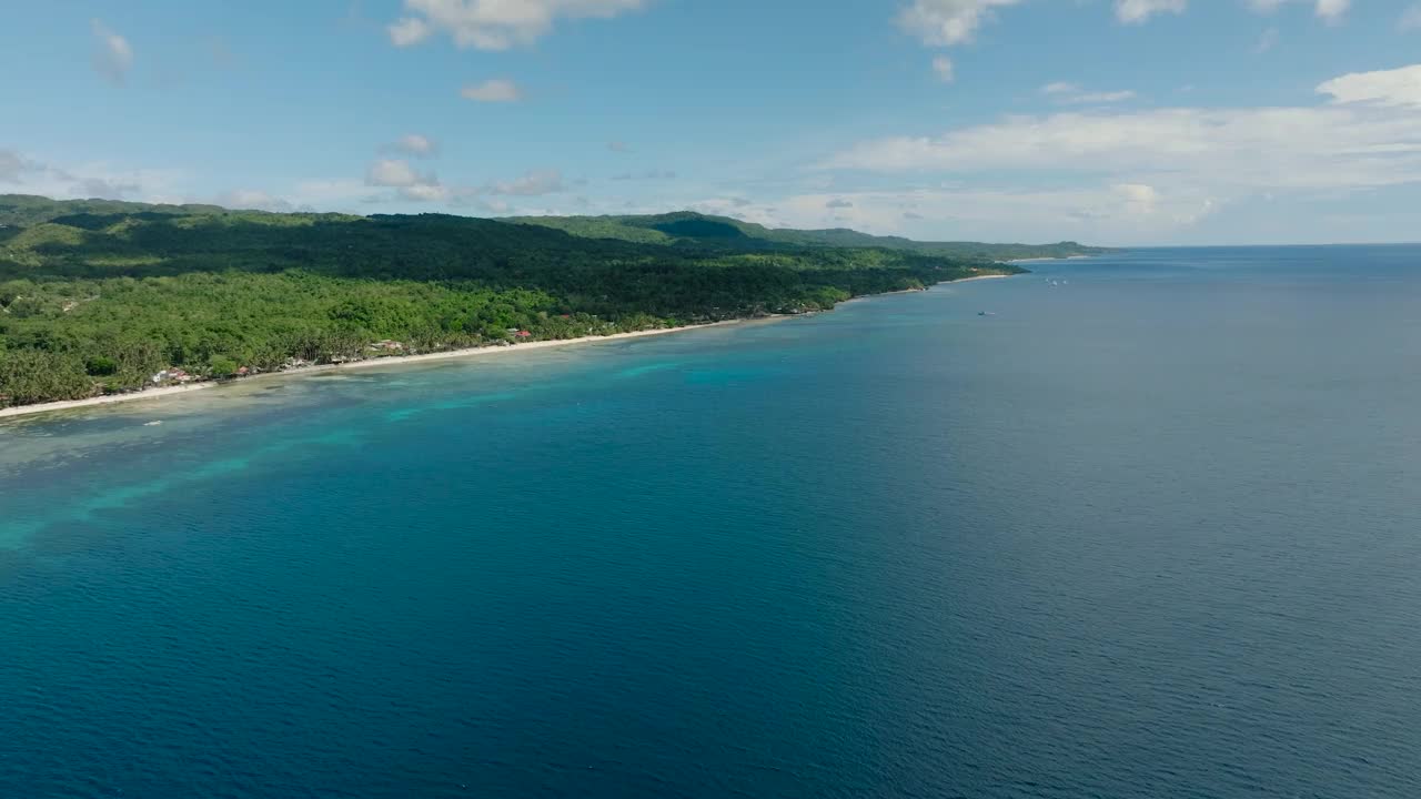 锡基霍尔岛海岸外的海景。视频素材