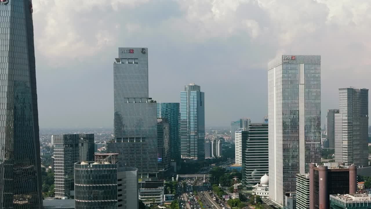 雅加达鸟瞰图是印度尼西亚的首都视频素材