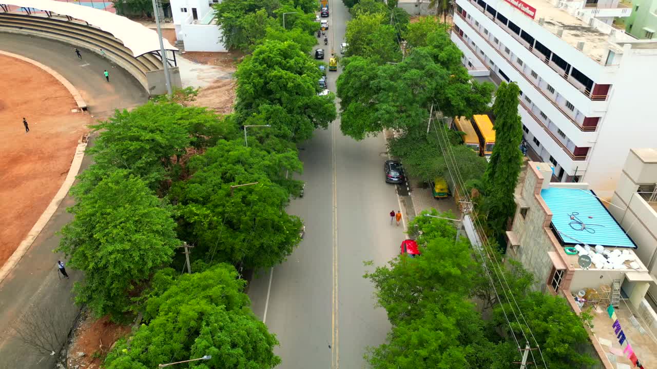 印度班加罗尔城市交通和建筑鸟瞰图视频下载