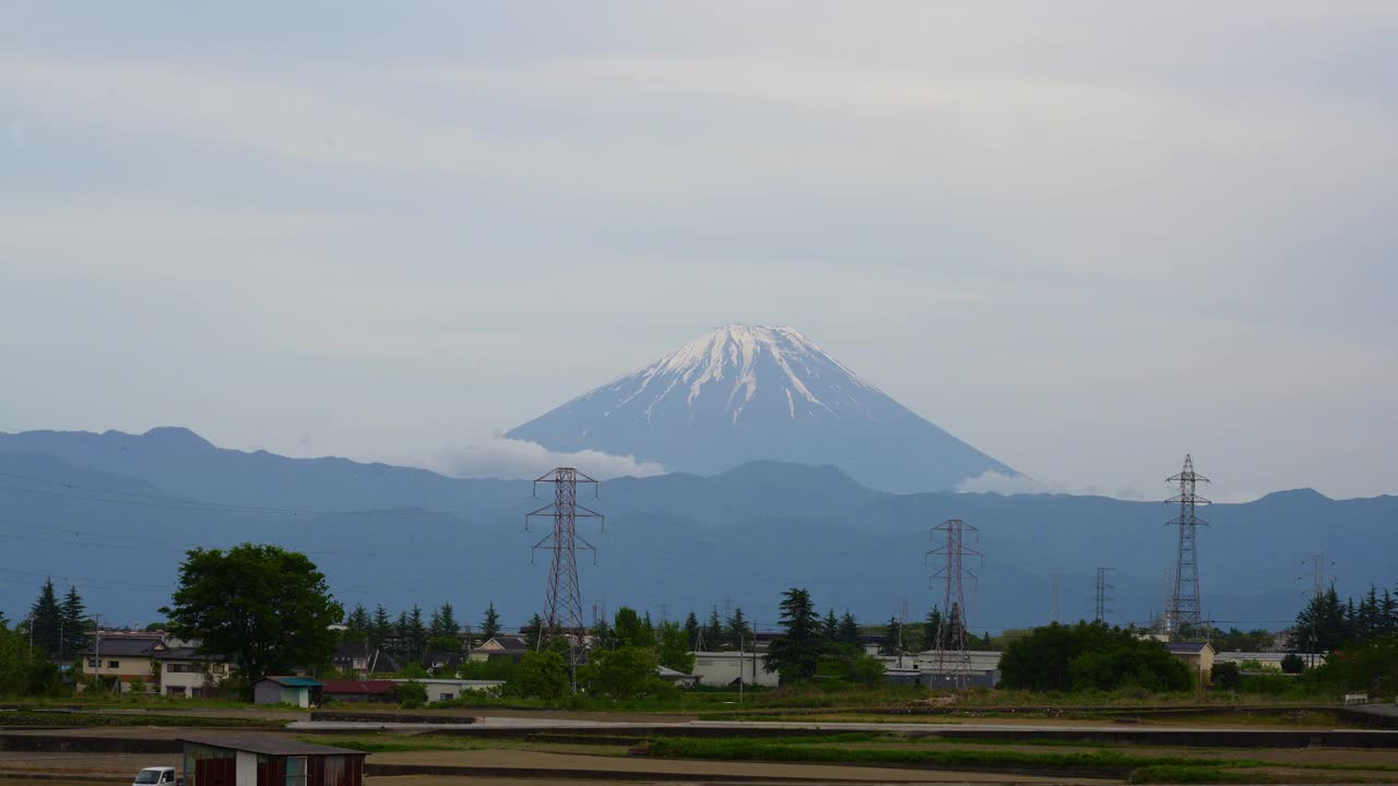 日本乡村风景和富士山视频素材