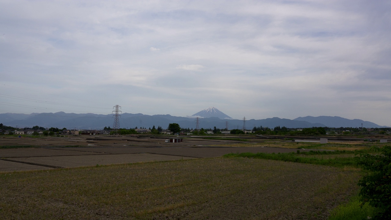 日本乡村风景和富士山视频素材