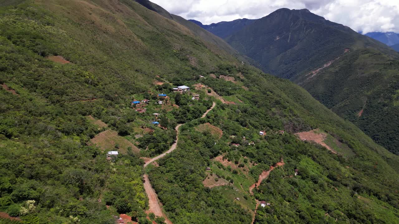 无人机拍摄的日间山林景观视频素材