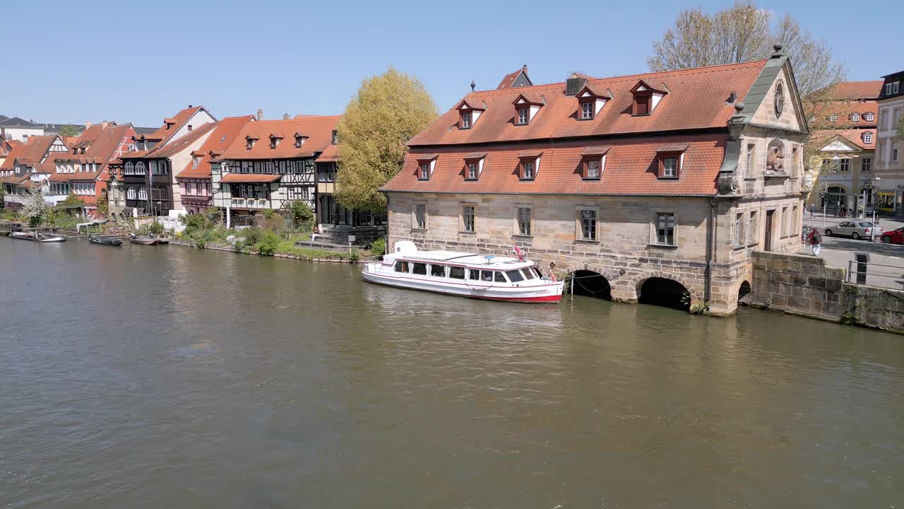 班贝格克莱因Venedig(小威尼斯)区在雷格尼茨河视频素材