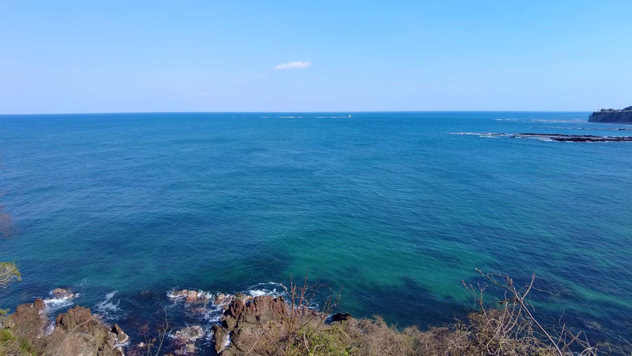 悬崖的海岸线视频素材