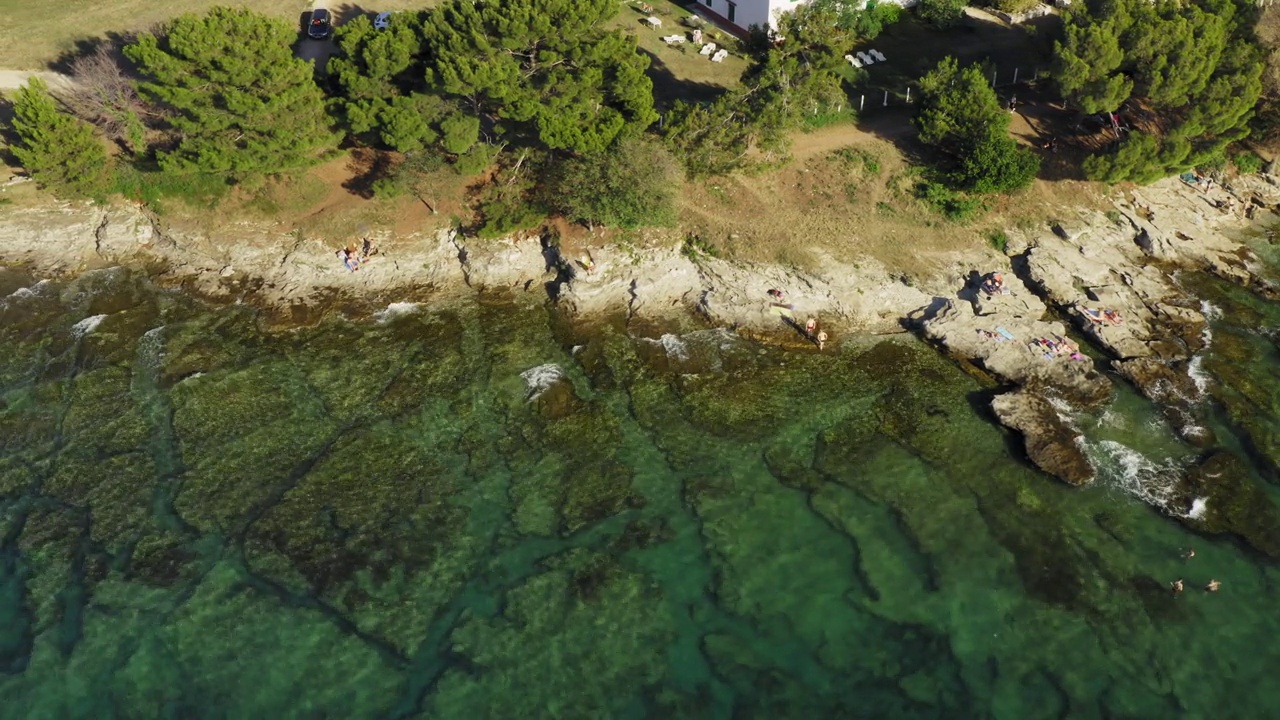 克罗地亚伊斯特拉海岸Savudrija的海滩和海岸视频素材